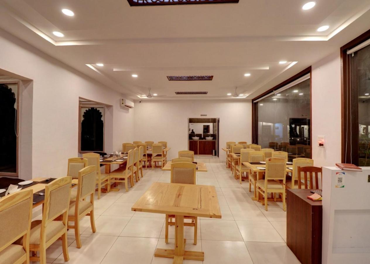 Keshav Resort Udaipur Exterior photo